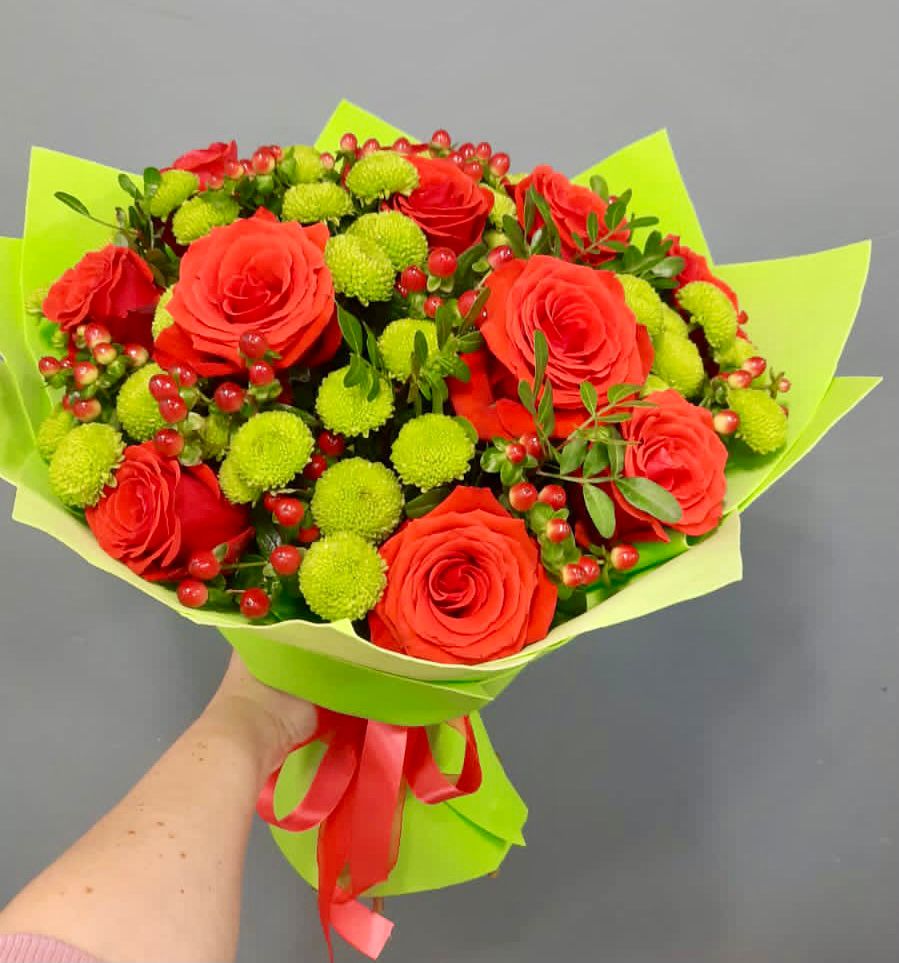 Букет цветов из: Хризантемы и Розы в Пролетарский Московской области