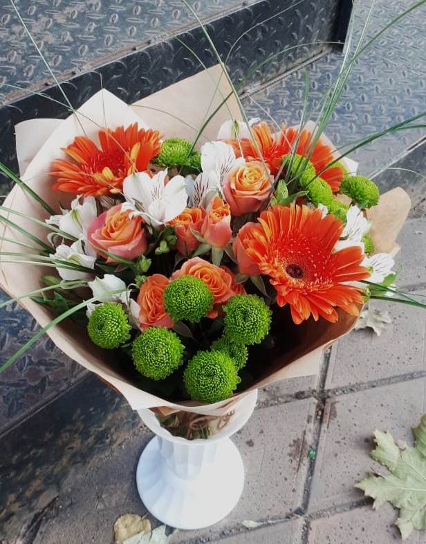 Букет цветов из: Герберы, Хризантемы, Альстромерии и Розы в Пролетарский Московской области