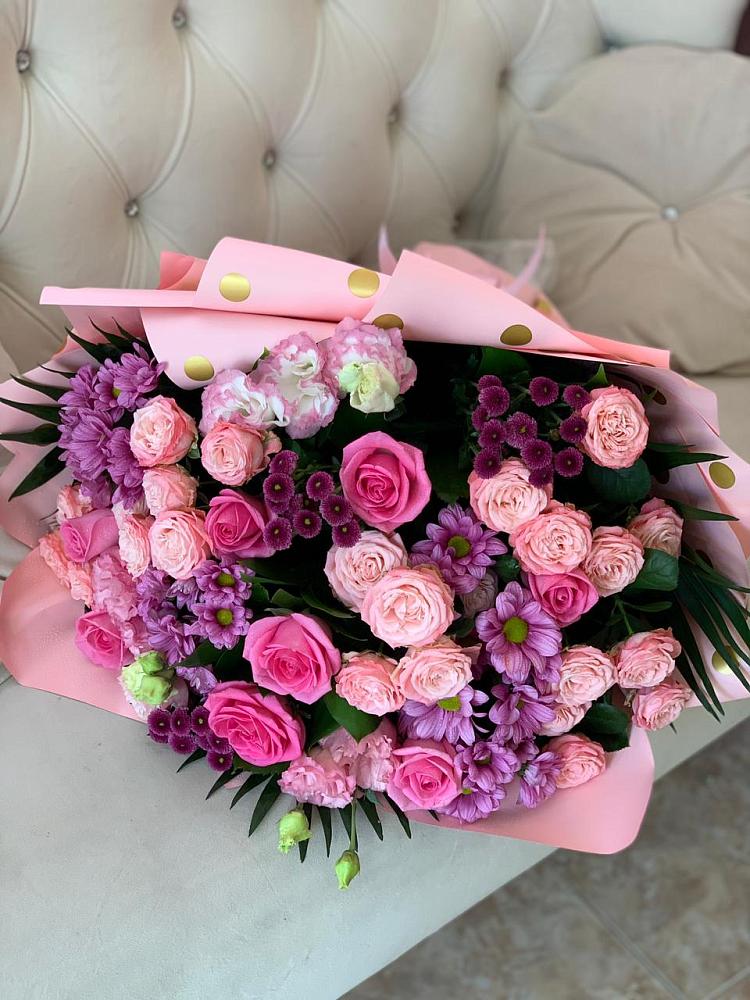 Букет цветов из: Хризантемы, Розы и Лизиантусы в Пролетарский Московской области