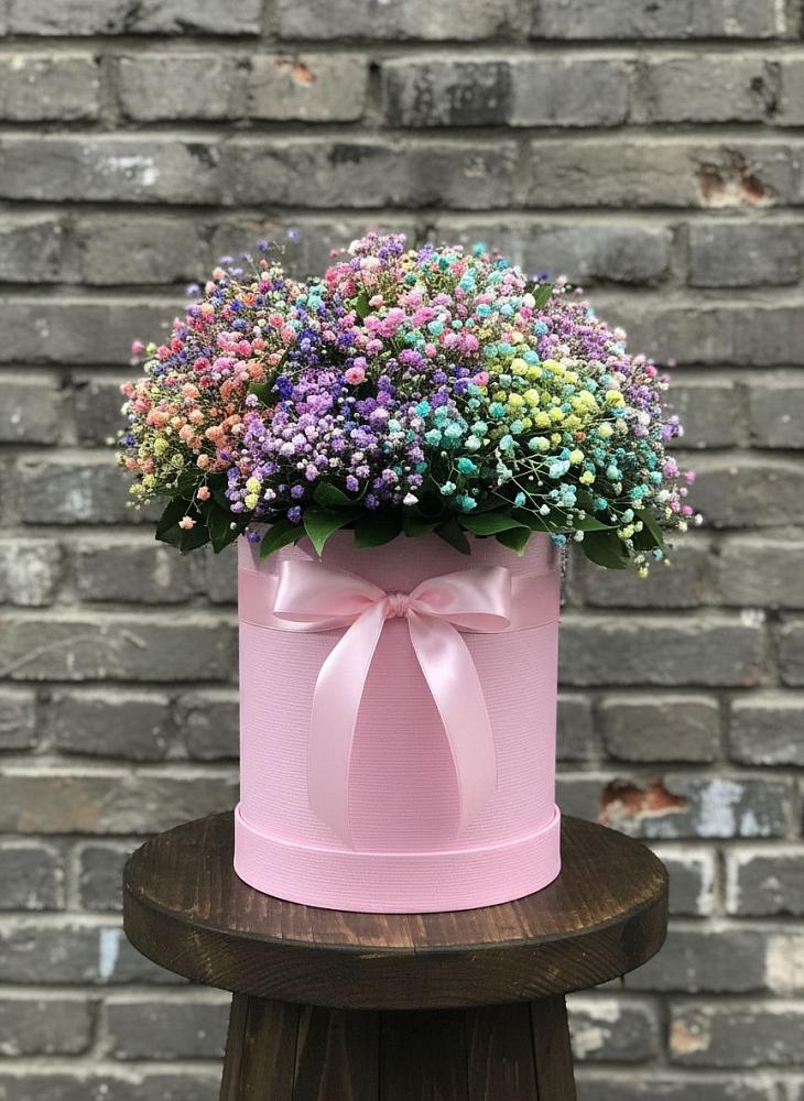 Цветочная композиция из Гипсофила и Розы в шляпной коробке в Пролетарский Московской области