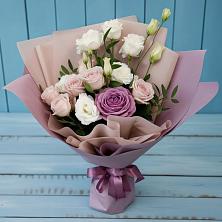 Букет цветов из:  Розы и Лизиантусы в Пролетарский Московской области