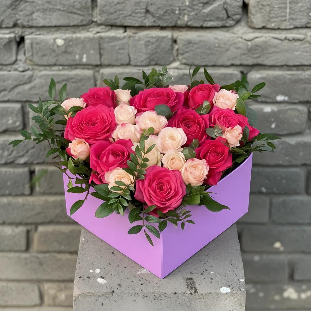 Цветочная композиция из Розы в коробке в Пролетарский Московской области