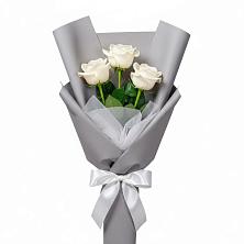 Букет 3 белые розы в Пролетарский Московской области