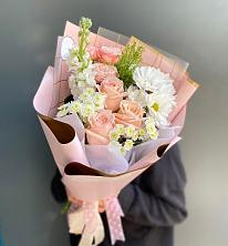 Букет цветов из:  Хризантемы и Розы в Пролетарский Московской области