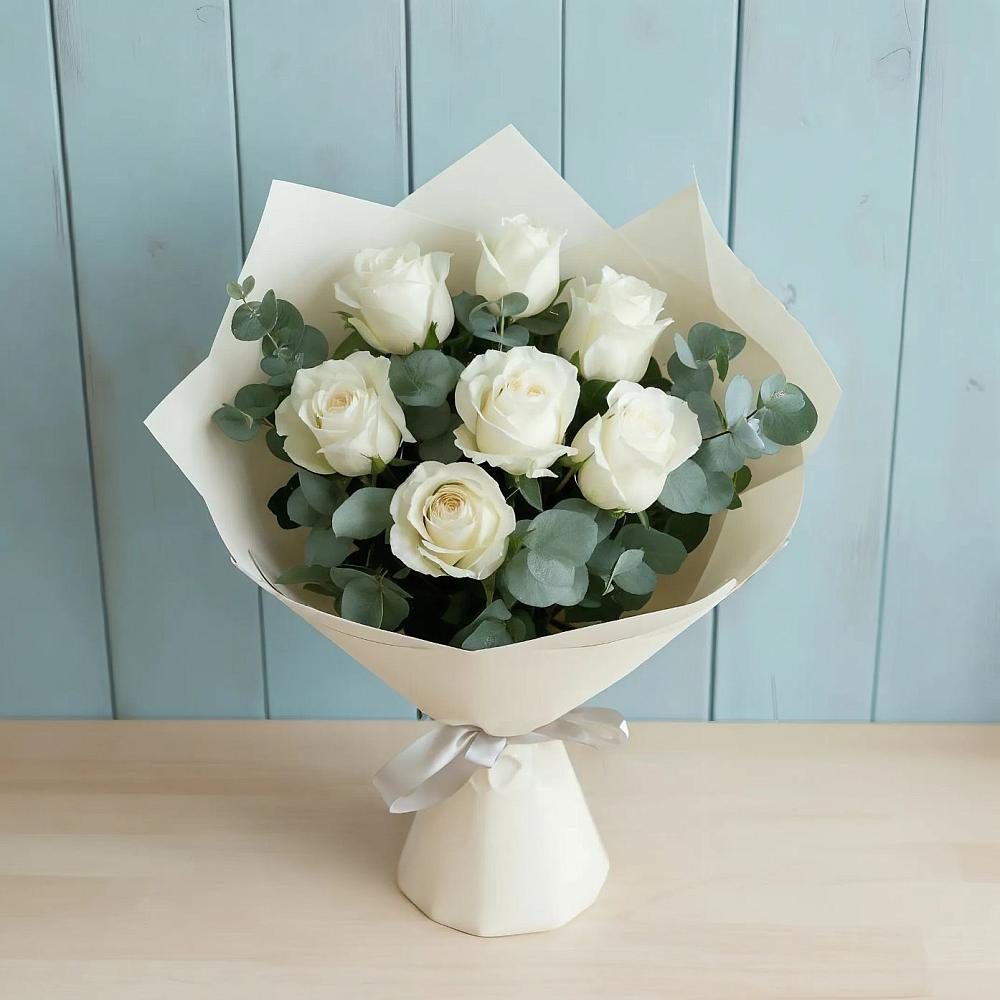 Букет Белые розы в Эвкалипте в Пролетарский Московской области