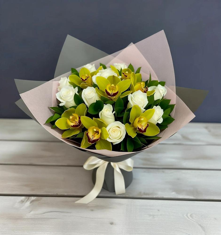 Букет цветов из: Орхидеи и Розы в Пролетарский Московской области