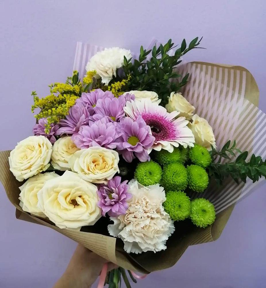 Букет цветов из: Хризантемы, Розы, Гвоздики и Герберы в Пролетарский Московской области