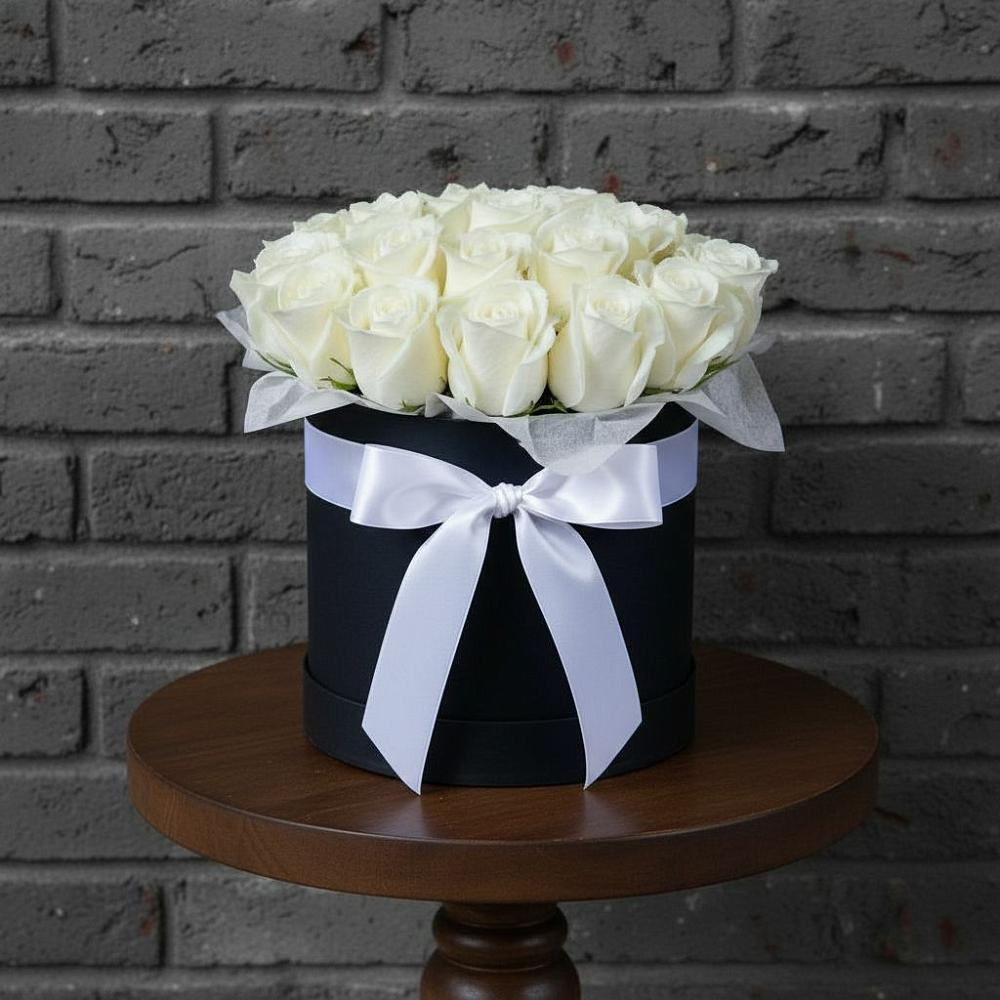 Цветочная композиция из Розы в шляпной коробке в Пролетарский Московской области