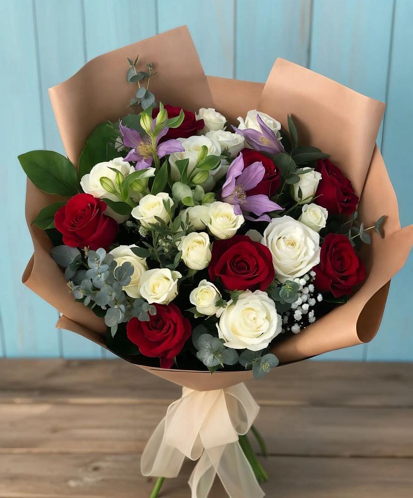 Букет цветов из: Розы и Альстромерии в Пролетарский Московской области