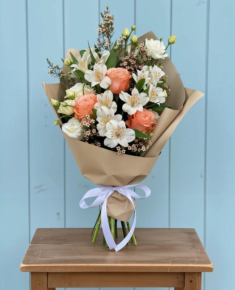 Букет цветов из: Альстромерии, Лизиантусы, Розы и Хризантемы в Пролетарский Московской области