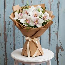 Букет цветов из:  Орхидеи и Розы в Пролетарский Московской области